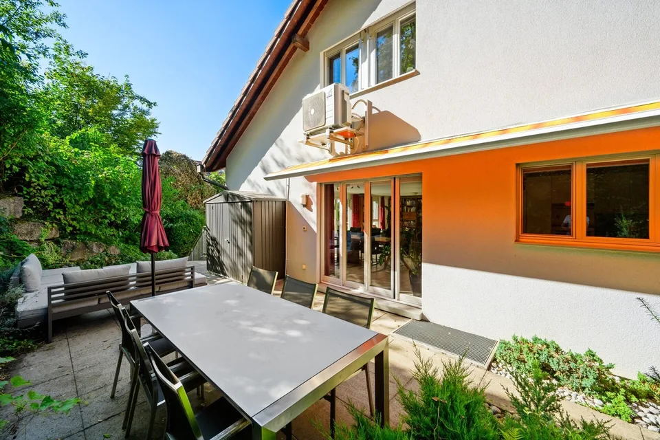 Casa a schiera esclusiva con privacy e molto verde