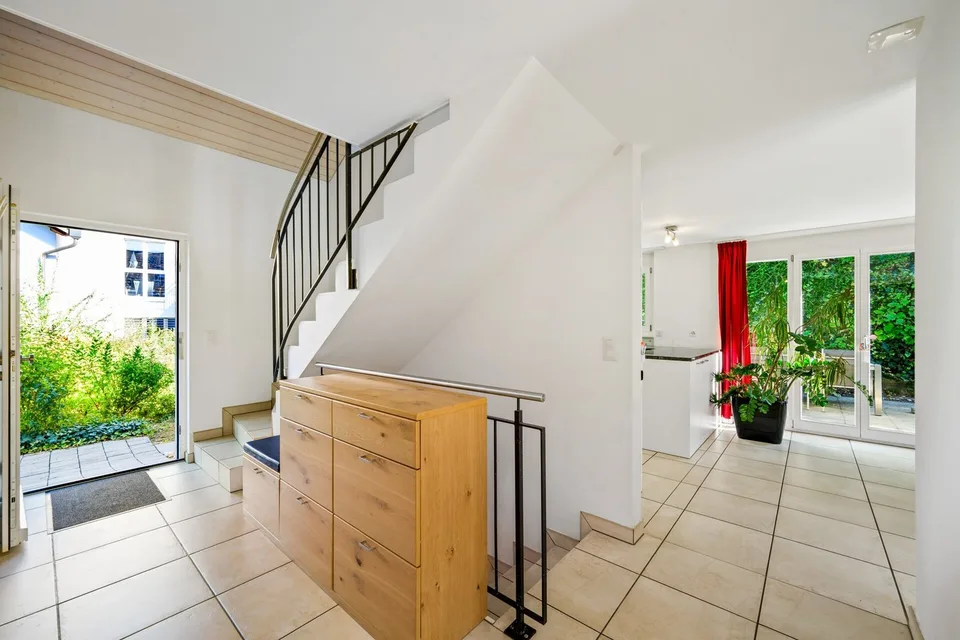 Casa a schiera esclusiva con privacy e molto verde
