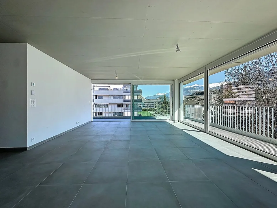 Bright attic with exclusive amenities