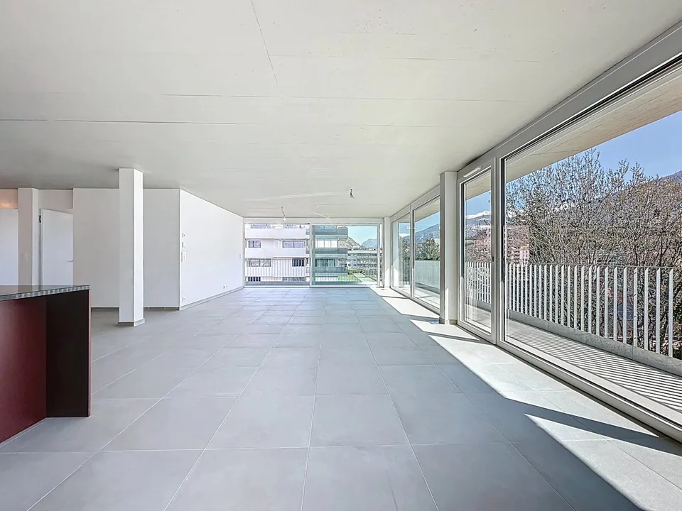 Bright attic with exclusive amenities