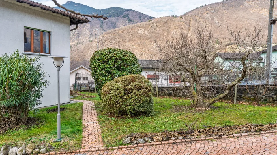 Großes Haus mit Garten in Roveredo – Foto 8 von 30