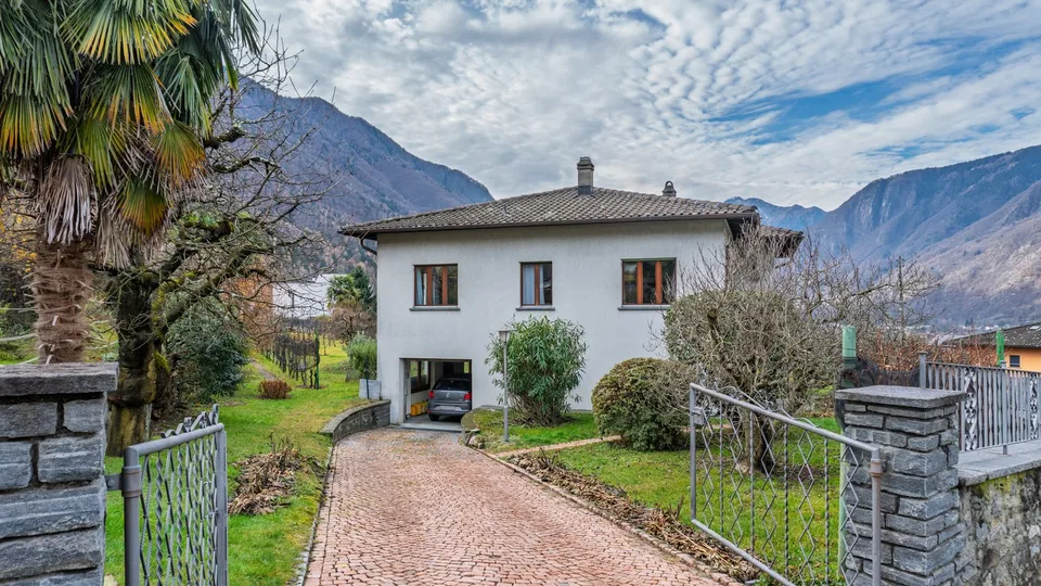 Ampia Casa con Giardino a Roveredo