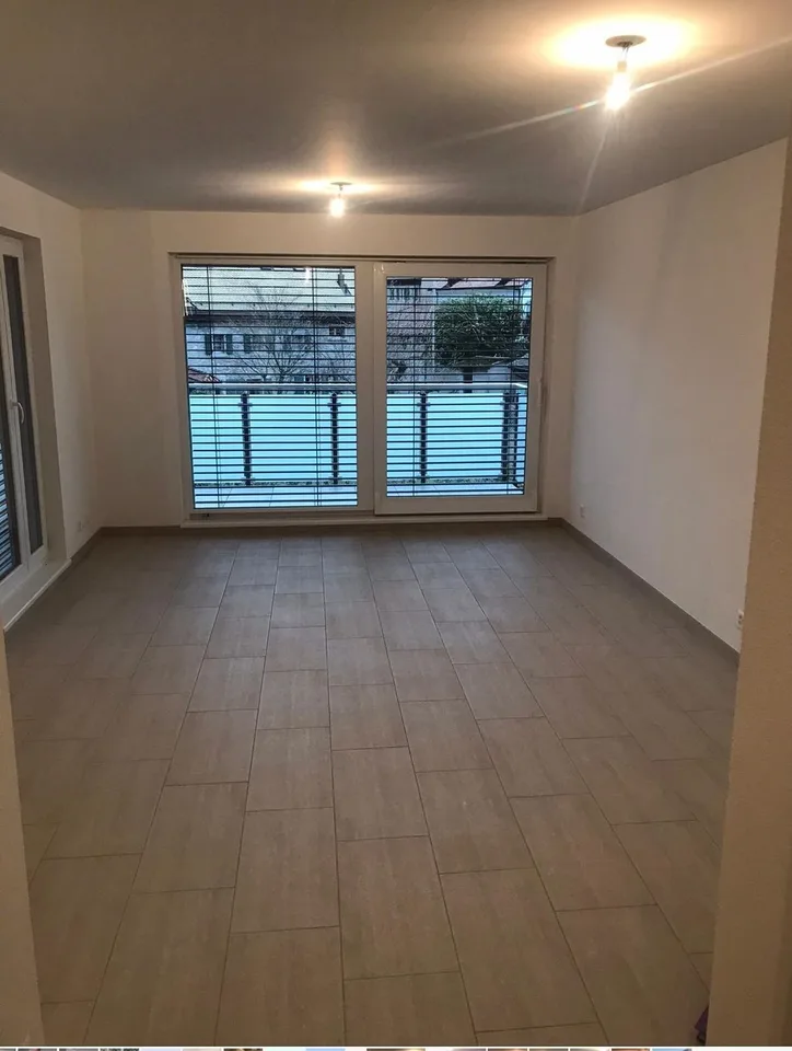 RENNAZ - Superbo appartamento di 2.5 locali al primo piano con balcone vicino all'ospedale