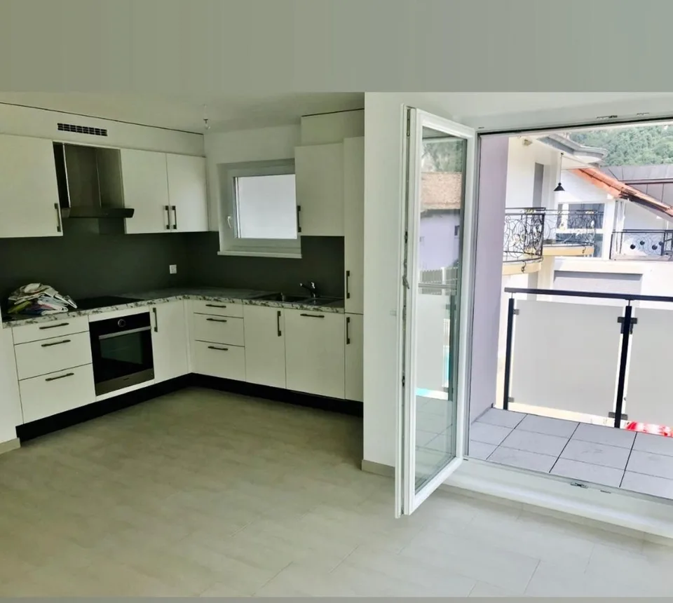 RENNAZ - Superbo appartamento di 2.5 locali al primo piano con balcone vicino all'ospedale