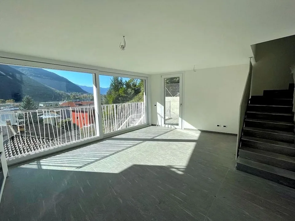 Moderne Duplextwo-Raum-Wohnung 3.5 Zimmer in Lumino – Foto 9 von 9