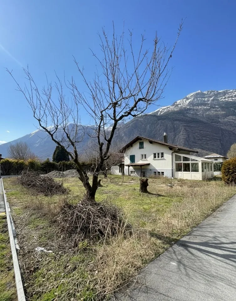 Appartamento di 4.5 locali da rifinire secondo i vostri gusti + 2 posti auto!