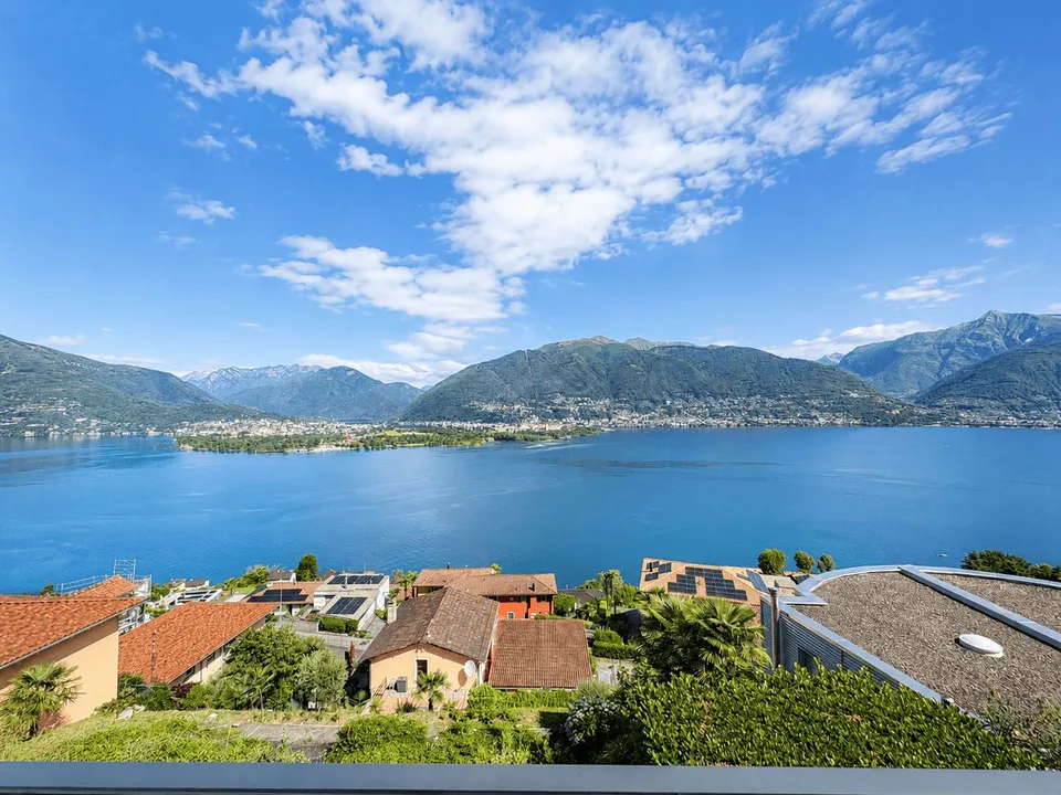Vairano : App. 3.5 pièces Résidence secondaire -Vue lac à 180° avec piscine