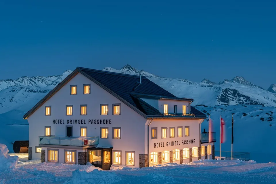Albergo di montagna con vista spettacolare in vendita: Hotel Grimsel Passhöhe