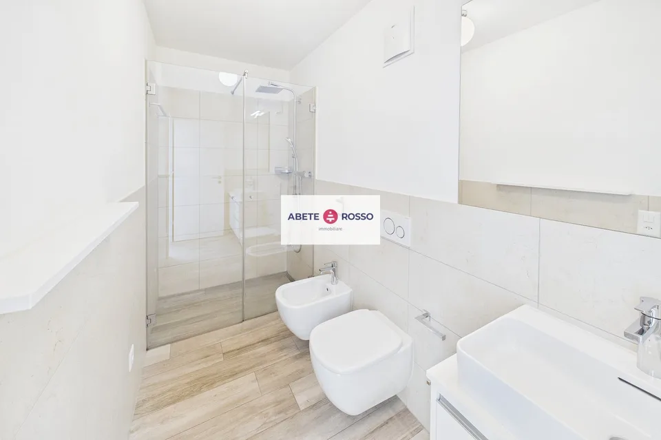 Prächtiges Dachgeschoss mit 4,5 Zimmern, großer Terrasse und modernen Ausstattungen. – Foto 26 von 30