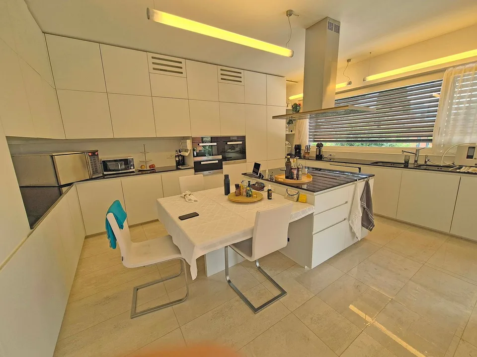 Stupenda villa in stile minimal con Standard Minergie – foto 7 di 12