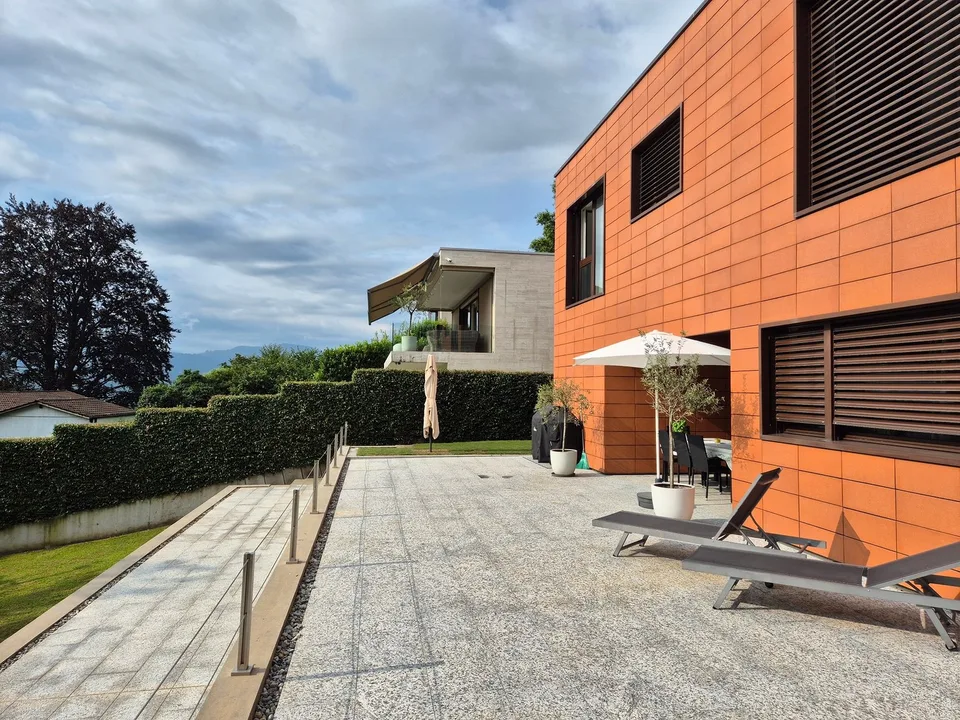 Wunderschöne Villa im minimalistischen Stil mit Minergie-Standard