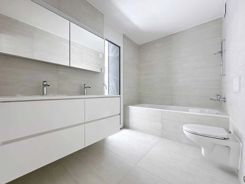 Luxueux 4.5 pièces traversant avec balcon couvert de 76m2 – photo 8 sur 14