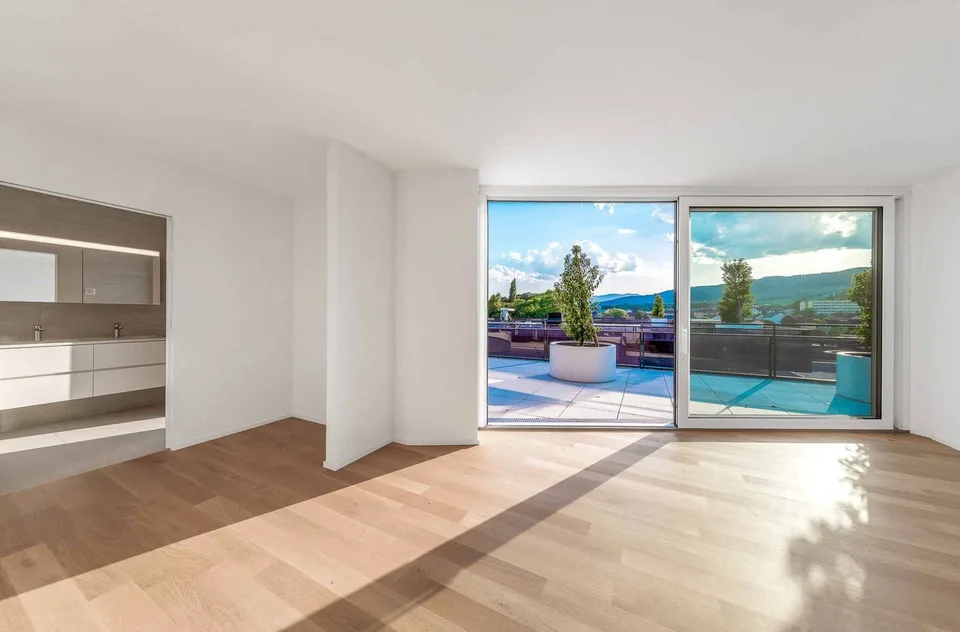 UNIQUE! Attique de 5.5 pièces de 180m2 bénéficiant d'un rooftop terrasse de 168m2 avec vue panoramique sur le lac et les Alpes