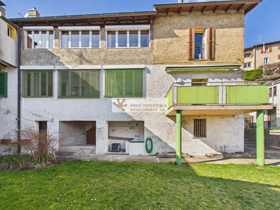CARATTERISTICO APPARTAMENTO DI 3,5 LOCALI CON GIARDINO E GRANDE POTENZIALE  - ZWEITWOHNSITZ