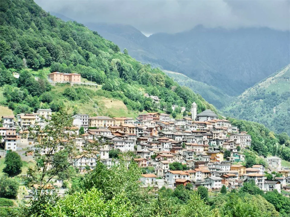 Casa di Montagna Val Cavargna- Italia