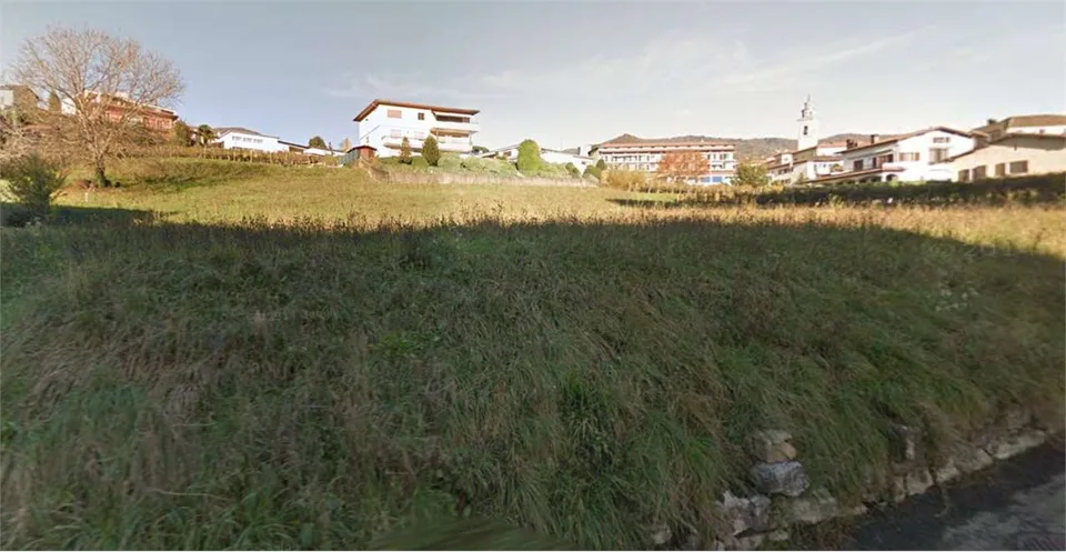BALERNA: TERRENO EDIFICABILE IN CENTRO PAESE
