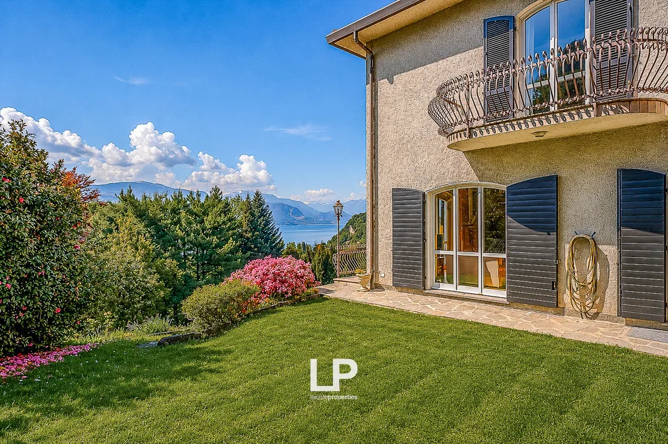 Villa con vista panoramica sul Lago Maggiore a Leggiuno – foto 6 di 13