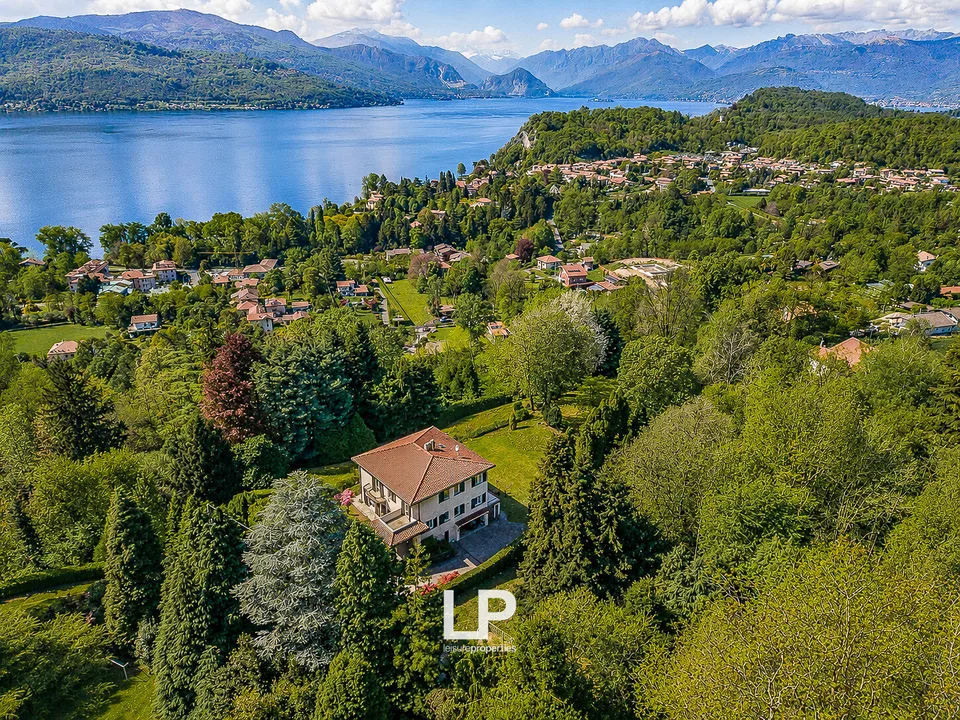 Villa con vista panoramica sul Lago Maggiore a Leggiuno
