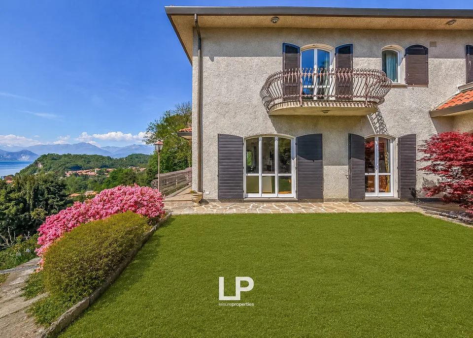 Villa con vista panoramica sul Lago Maggiore a Leggiuno – foto 7 di 13