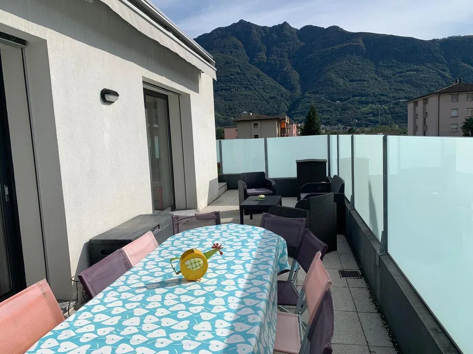 Moderne Attikawohnung mit zwei Panorama-Terrassen