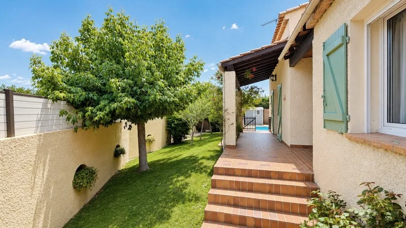 EYGUIÈRES (13) | Belle maison familiale de 165 m² avec piscine, 5