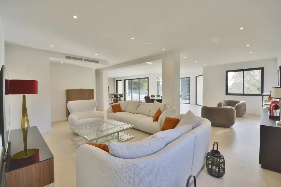 Villa contemporanea ristrutturata – 320 m² – Châteauneuf-Grasse (06560) – Costa Azzurra