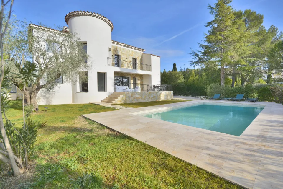 Villa contemporanea ristrutturata – 320 m² – Châteauneuf-Grasse (06560) – Costa Azzurra
