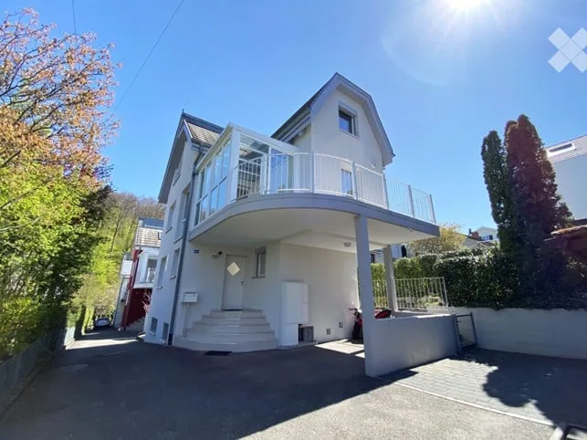 Freistehendes 5.5-Zimmer-Einfamilienhaus an ruhiger Lage in Aesch BL