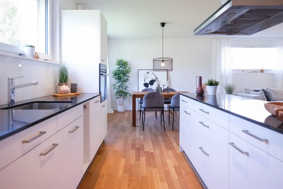 Appartamento esclusivo di 3,5 locali al 2° piano con vista panoramica sul verde