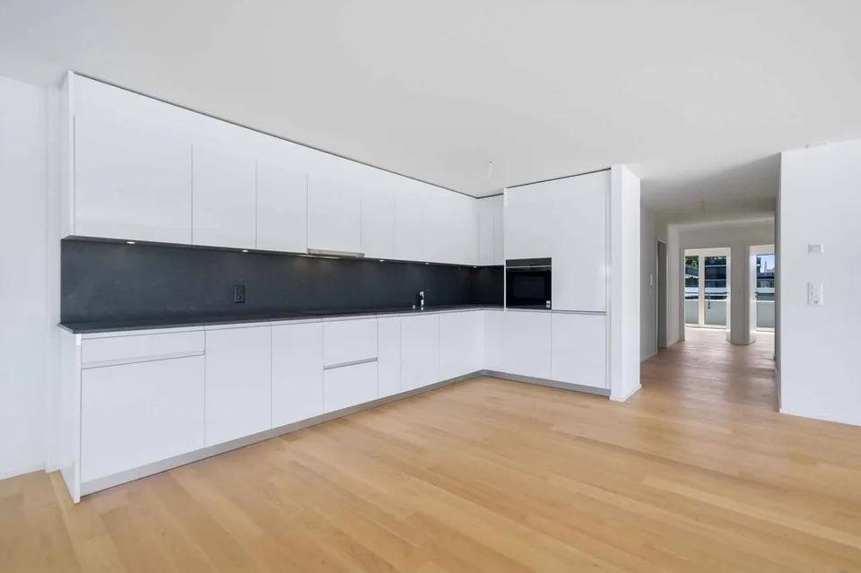 Neue Wohnung von hohem Standard - 4,5 Zimmer in Ecklage mit Terrasse von 164m²