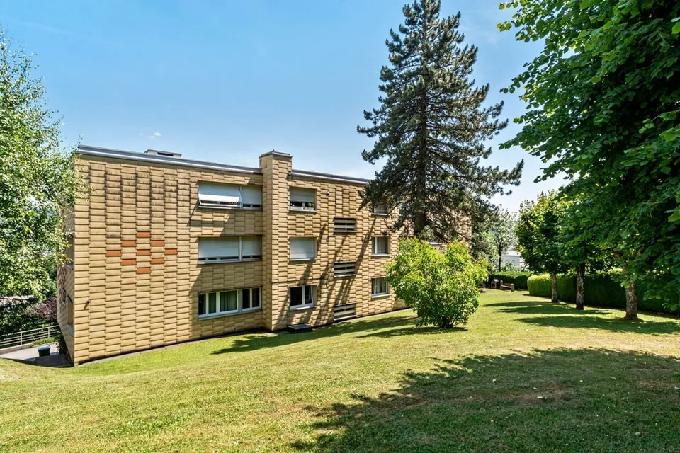 4.5-Zimmer-Eigentumswohnung mit Balkon und Doppelgarage