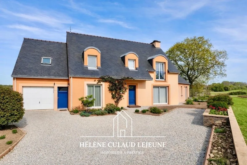 MAISON FAMILIALE AVEC VUE DÉGAGÉE SUR LA NATURE - 184 m² - VANNES