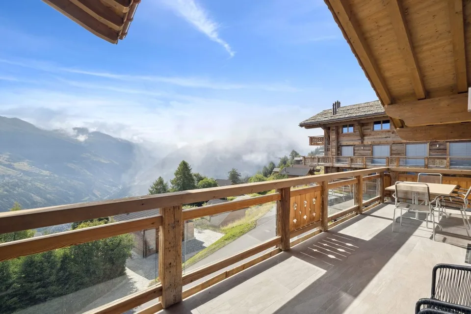 Dachgeschoss - 4,5 Zimmer - Thermales Wohlbefinden und Skiing vor den 4 Tälern – Foto 6 von 9