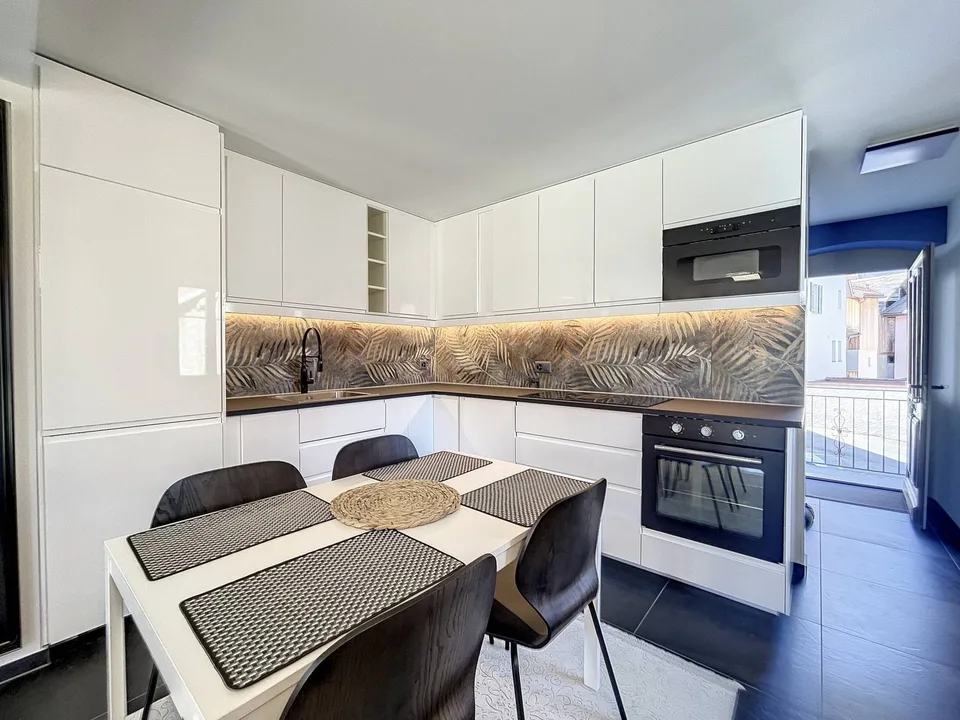Haus mit 2 Wohnungen, im Herzen des Dorfes Saint-Gingolph gelegen