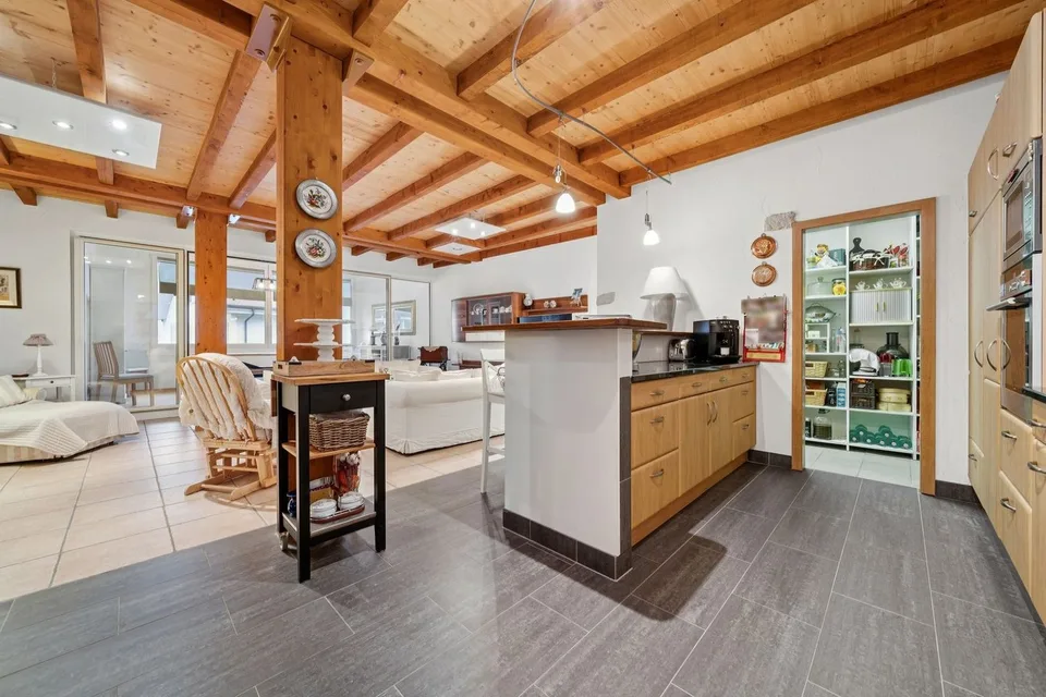 Spacieux appartement 4.5 pièces avec loggia à Champagne