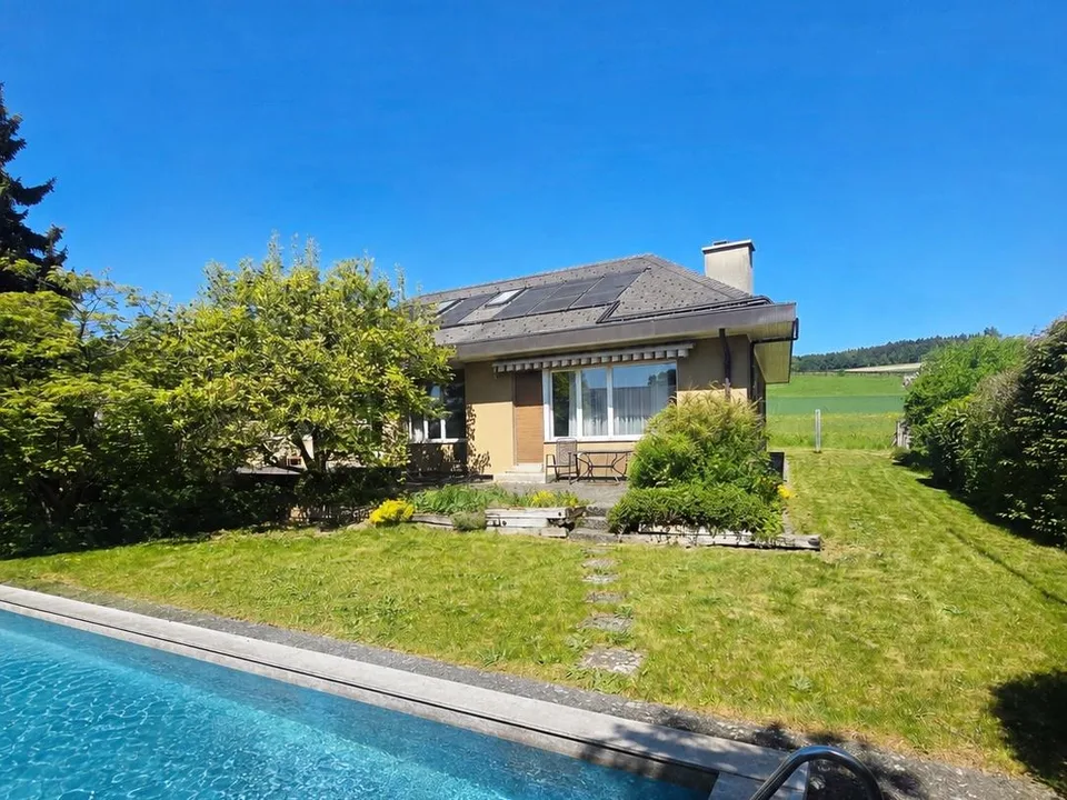 Villa d'architecte avec piscine chauffée, Kirchlindach, à 10 min de Berne EN EXCLUSIVITÉ