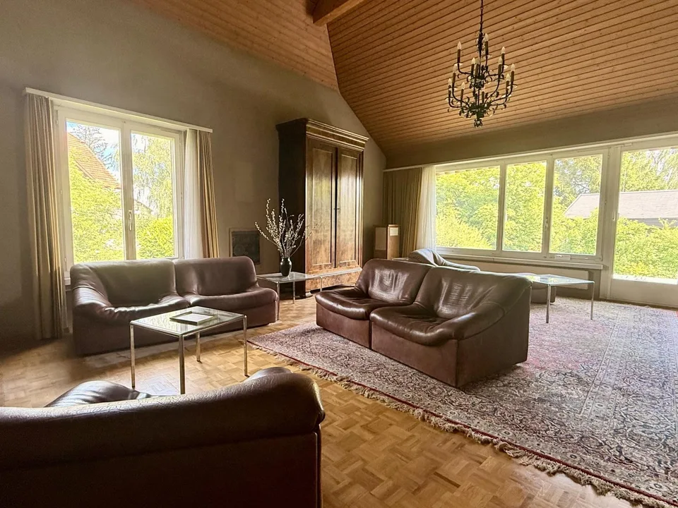 Villa di architetto con piscina riscaldata, Kirchlindach, a 10 minuti da Berna IN ESCLUSIVA