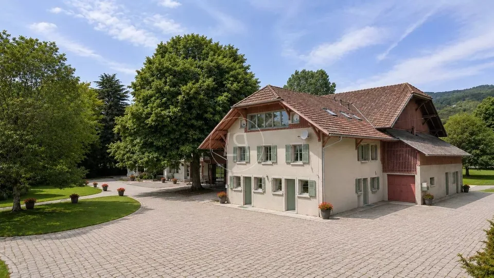 Domaine à réinventer en propriété d'exception, aux portes de Genève