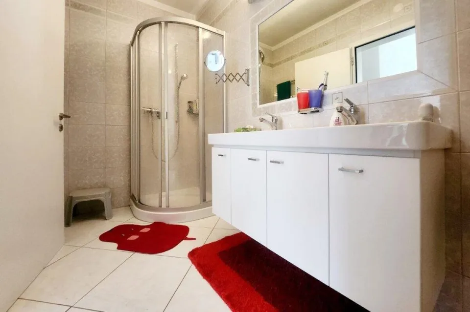 Appartement 2.5 pièces avec cour intérieure privée dans un emplacement central à Muralto – photo 9 sur 9