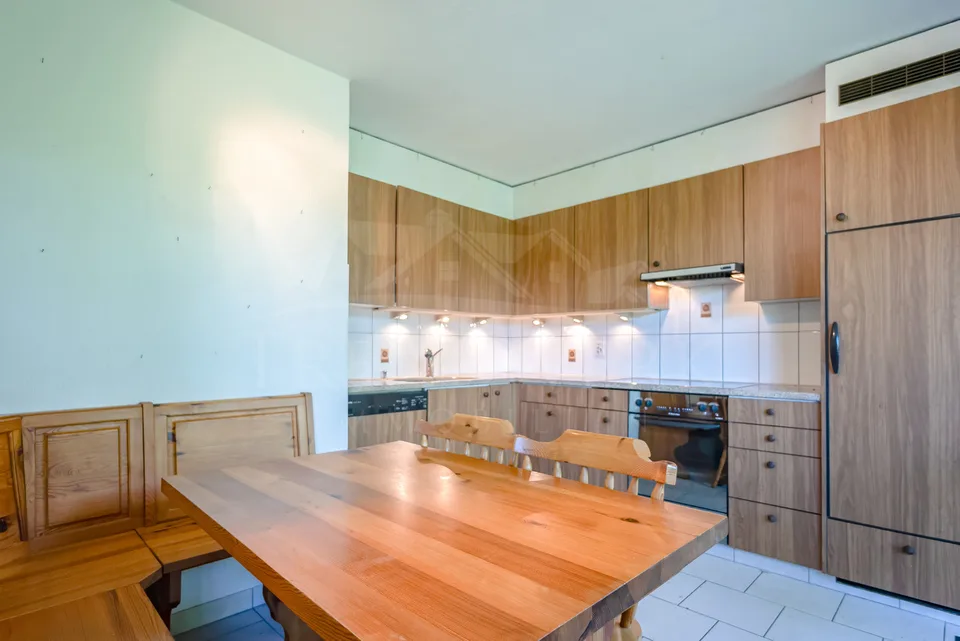 Casa a schiera di 4 camere con giardino soleggiato e garage a Worb