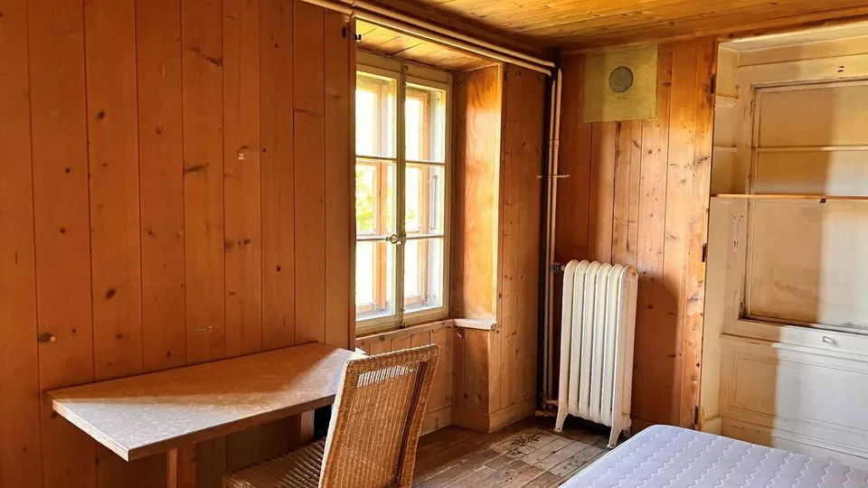 Wohngebäude mit zwei Wohnungen zur Renovierung – Foto 7 von 12