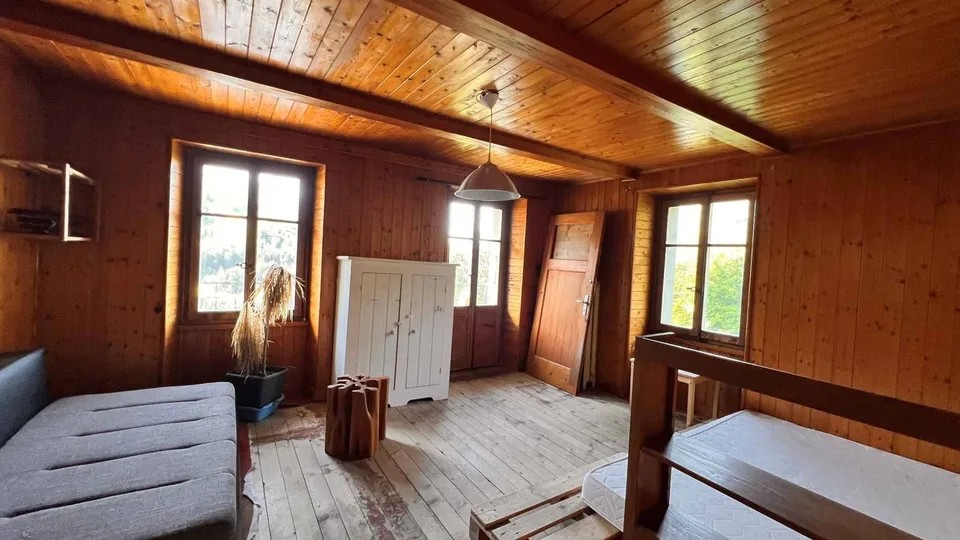 Wohngebäude mit zwei Wohnungen zur Renovierung – Foto 8 von 12