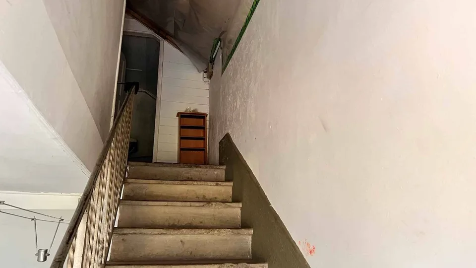 Wohngebäude mit zwei Wohnungen zur Renovierung – Foto 10 von 12
