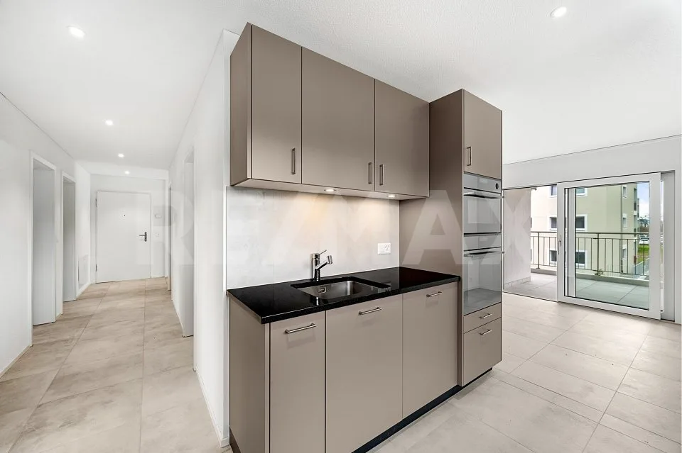 Unique et lumineux 5,5 pièces premier propriétaire, terrasse spacieuse et confort moderne – photo 10 sur 13