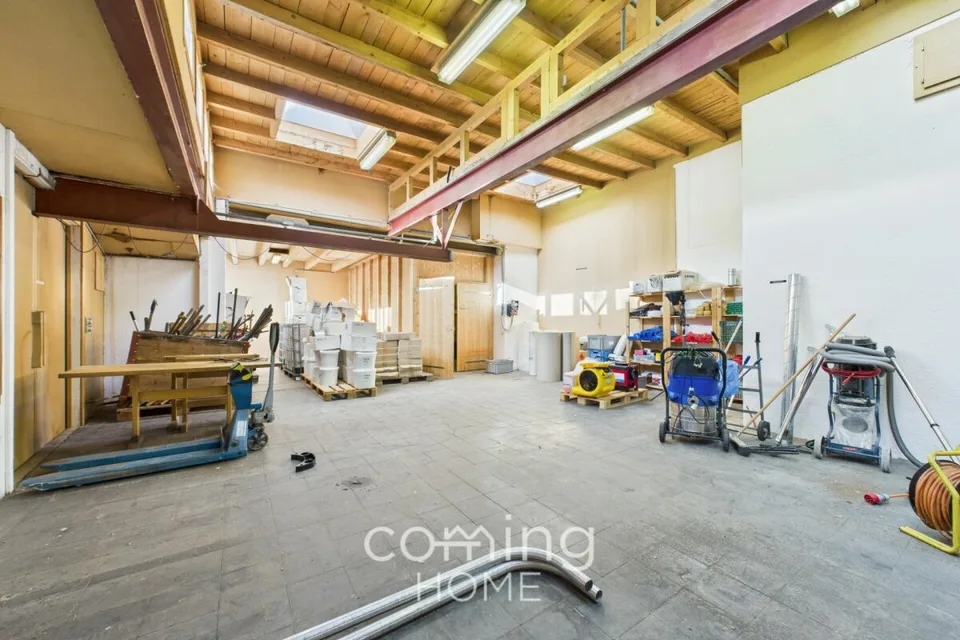 Magazzino industriale a Turtmann - 440 m² con corrente trifase e accesso diretto