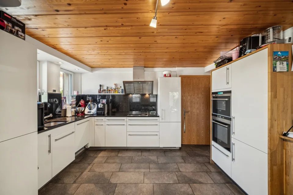 Casa familiare con ampio esterno e terrazza, vicino a Yverdon