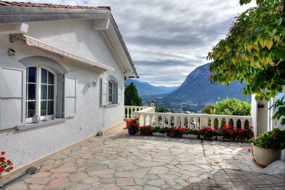 Architekten-Villa - Loc- Zentralwallis