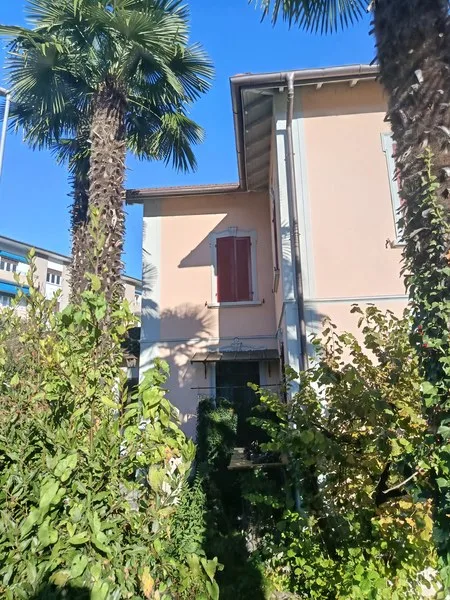 Vendiamo casa plurifamiliare