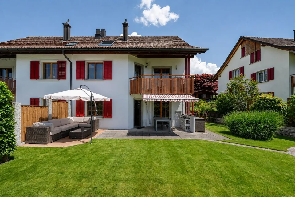 Paradis familial avec jardin, vue lointaine et beaucoup d'intimité