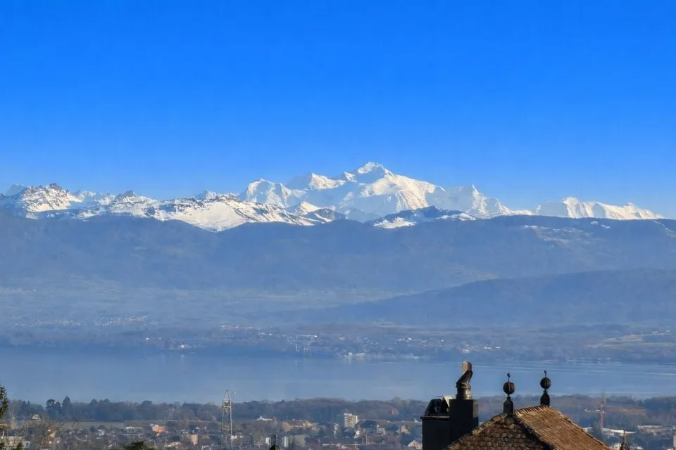 Somptueuse demeure avec vue sur le lac & les Alpes!